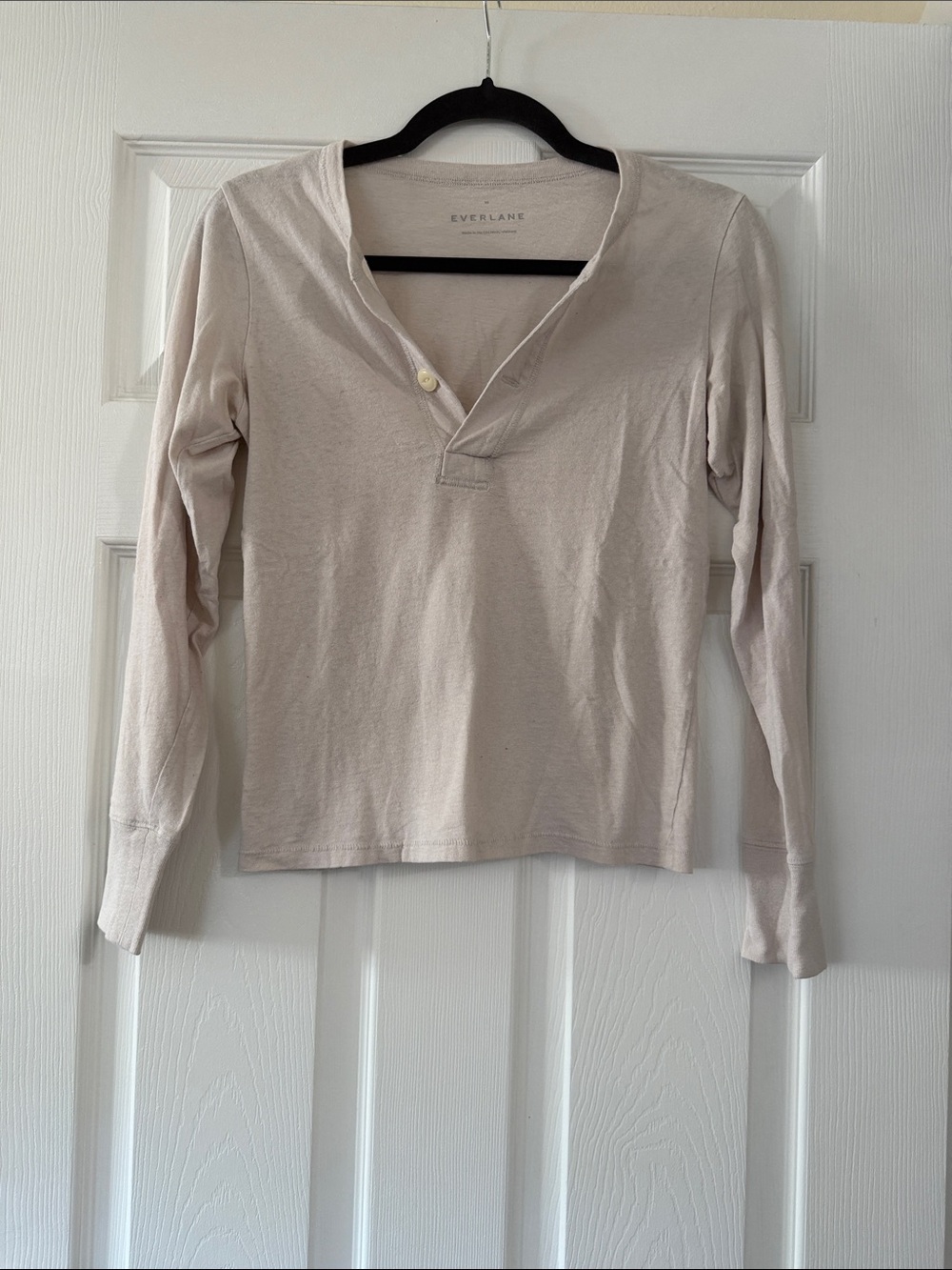 Everlane Women's Long Sleeve Henley in Light Beige